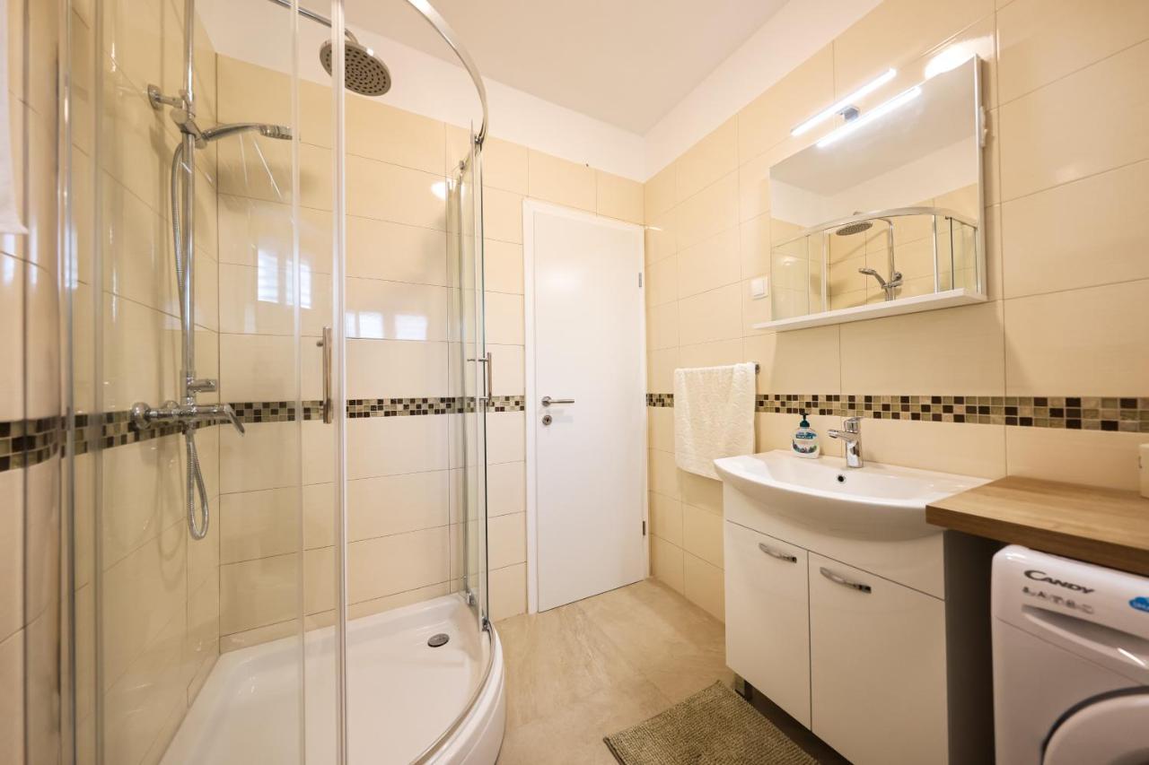 Apartment Puntamika Villa De Rosa - Ground Floor Zadar Exteriér fotografie